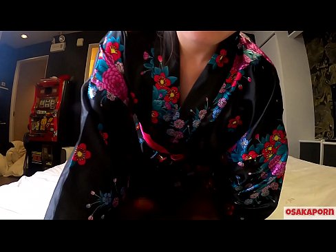 ❤️ Nuori cosplay-tyttö rakastaa seksiä orgasmeihin asti ruiskuttamalla hevostyttöä ja ottamalla suihin. Aasialaistyttö karvainen pillu ja kauniit tissit perinteisessä japanilaisessa puvussa amatöörivideossa, jossa näytetään masturbointia panoleluilla. Sakura 3 OSAKAPORN. ❤ Porno at us ️❤