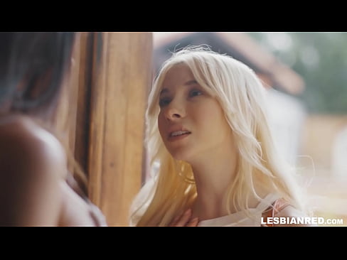 ❤️ Tyttö tulee kotiin muutamaa kuukautta myöhemmin ja päätyy syömään äitipuolensa pillua ❤ Porno at us ️❤