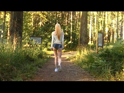 ❤️ Kaunis nainen liikkuu hitaasti, ei alaston video ❤ Porno at us ️❤