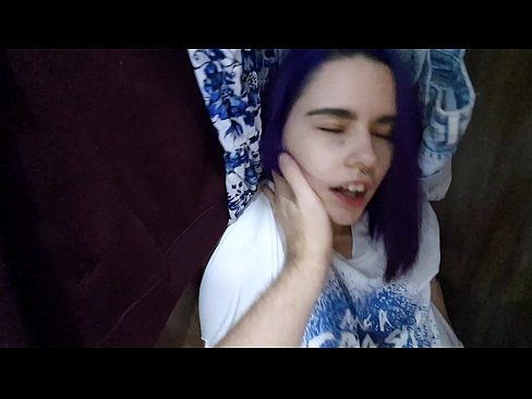 ❤️ Löysin siskoni kaapista ja autoin häntä laukeamaan ❤ Porno at us ️❤